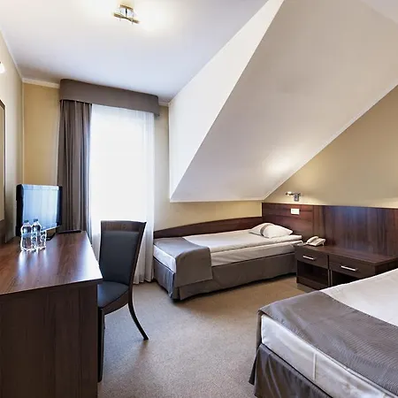 Piaskowy 3*